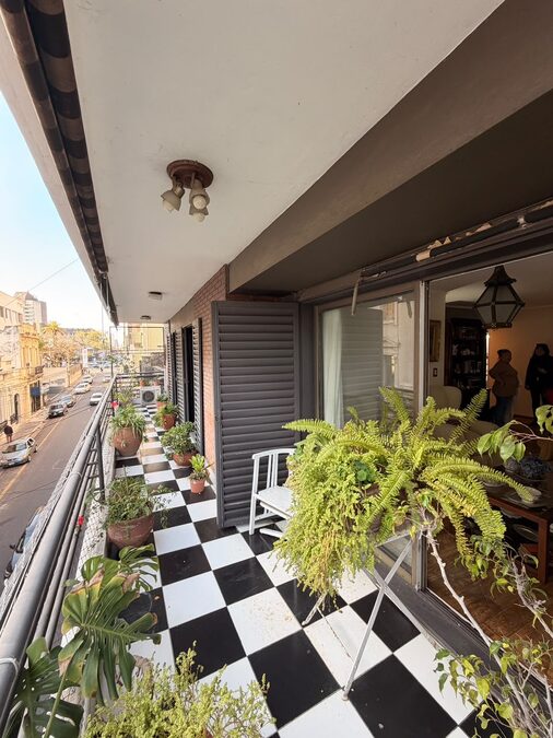 Excelente departamento de 3 dormitorios calle Buenos Aires 246