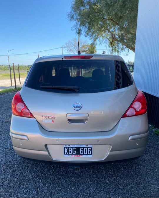 Vendo Nissan 2011 impecable