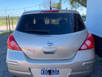 Vendo Nissan 2011 impecable