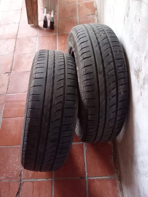 Par de cubiertas automovil