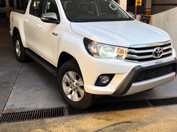 TOYOTA HILUX 2.8 TDI DC SRV PACK CUERO 4X2 M/T - AÑO 2.017