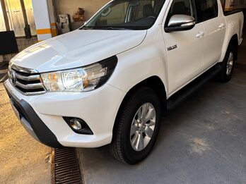 TOYOTA HILUX 2.8 TDI DC SRV PACK CUERO 4X2 M/T - AÑO 2.017