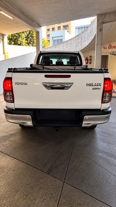 TOYOTA HILUX 2.8 TDI DC SRV PACK CUERO 4X2 M/T - AÑO 2.017
