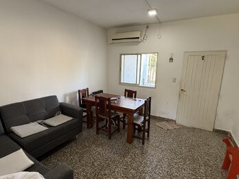 CASA DE 3 DORMITORIOS, COCHERA Y PATIO, ZONA SUR, APTA CREDITO HIPOTECARIO.