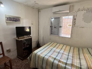 CASA DE 3 DORMITORIOS, COCHERA Y PATIO, ZONA SUR, APTA CREDITO HIPOTECARIO.