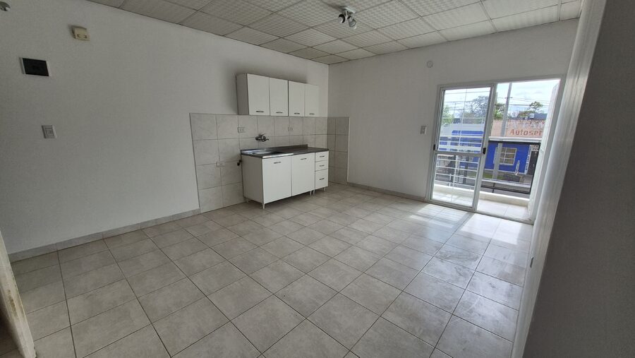Departamento 2 habitaciones, balcón