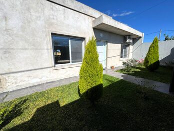 Venta Casa 2 habitaciones cochera y patio Oro verde