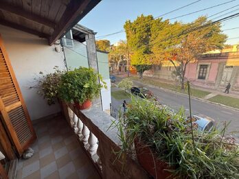 TRIPLEX EN VENTA CON PATIO VERDE MISIONES Y COLON