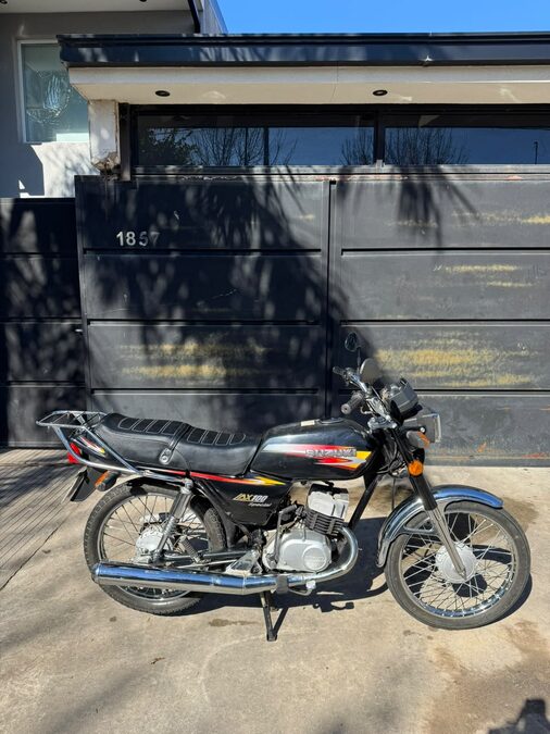 Moto Suzuki Ax100 2014
