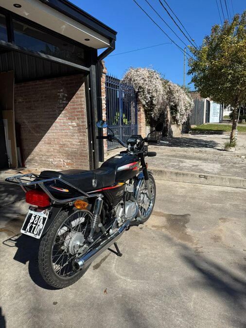 Moto Suzuki Ax100 2014