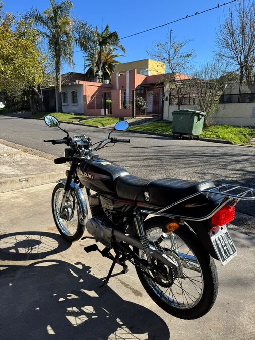 Moto Suzuki Ax100 2014