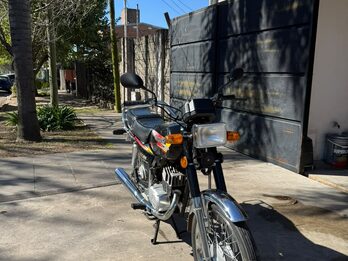 Moto Suzuki Ax100 2014