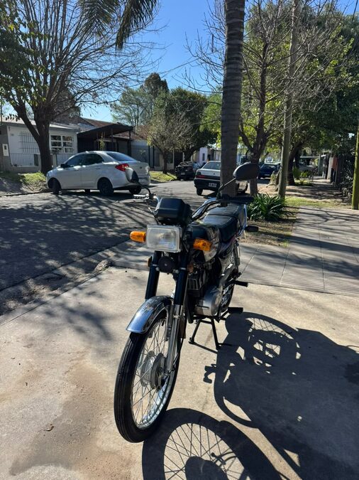Moto Suzuki Ax100 2014