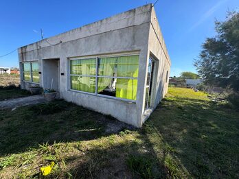 Venta Casa a terminar en Loteo Santa Maria 2 Colonia Ensayo