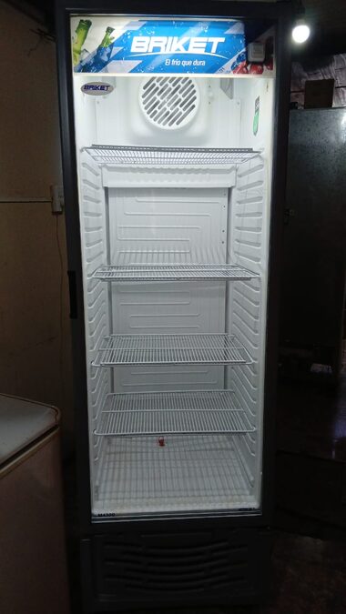 Vendo Exhibidora Briket
