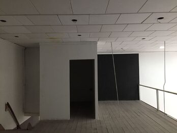 ALQUILO AMPLIO LOCAL COMERCIAL A METROS DE LA PEATONAL