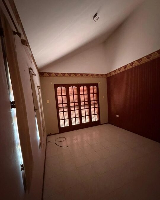 CASA 3 DORMITORIOS + GRAN PATIO | BARRIO MÉDICO | APTA CRÉDITO