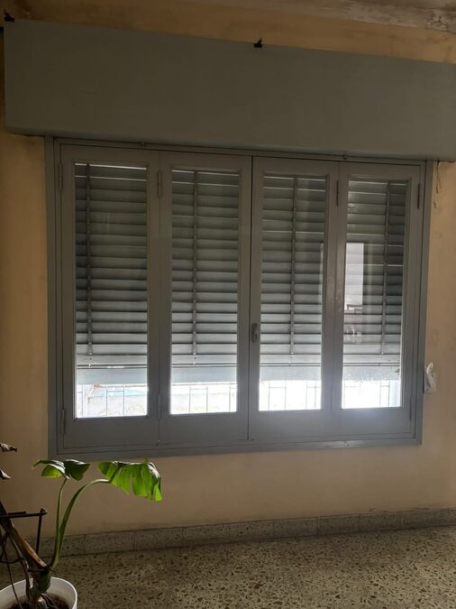 VENDO ABERTURAS DE CEDRO + PORTÓN (SE ESCUCHAN OFERTAS POR LOTE)