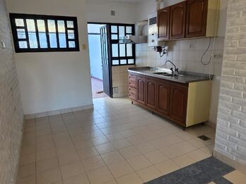 ALQUILER - DUPLEX 2 DORMITORIOS, COCHERA Y PATIO - CURA ALVAREZ 46