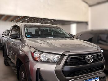 Toyota Hilux SR 4X2 AT 2023 RECIBO MENOR VALOR/FINANCIO