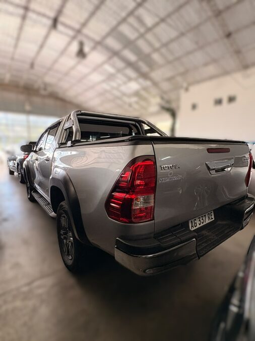Toyota Hilux SR 4X2 AT 2023 RECIBO MENOR VALOR/FINANCIO