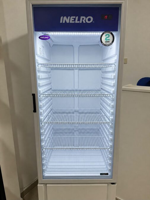 Vendo heladera exhibidora 380L