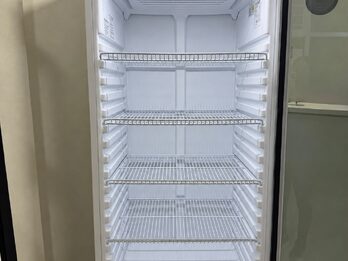 Vendo heladera exhibidora 380L