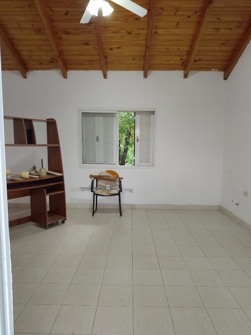 VENTA  -  CASA 4 DORM, COCHERA CUBIERTA, PATIO VERDE / CALLE ASCASUBI