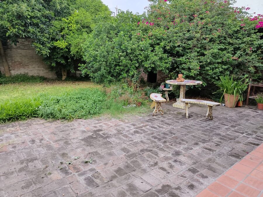 VENTA  -  CASA 4 DORM, COCHERA CUBIERTA, PATIO VERDE / CALLE ASCASUBI