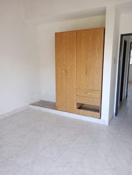 VENTA  -  CASA 4 DORM, COCHERA CUBIERTA, PATIO VERDE / CALLE ASCASUBI