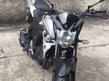 VENDO YAMAHA FZ 150 MOD. 2017