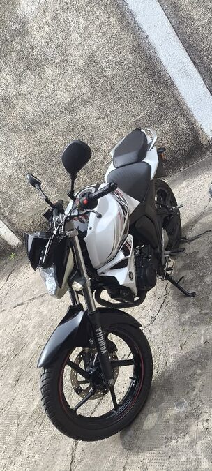 VENDO YAMAHA FZ 150 MOD. 2017