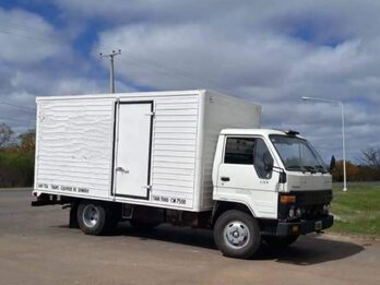 Vendo Toyota Dyna 300 largo