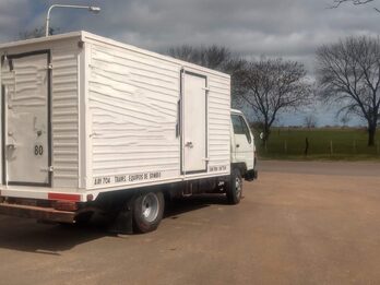 Vendo Toyota Dyna 300 largo