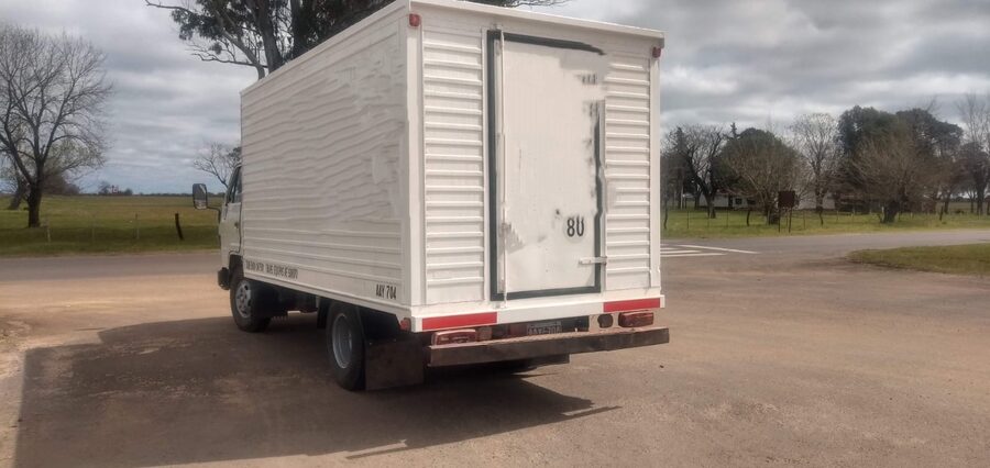 Vendo Toyota Dyna 300 largo