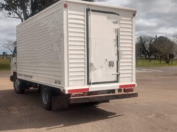 Vendo Toyota Dyna 300 largo