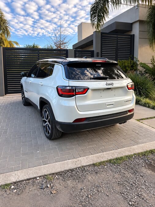 JEEP COMPASS LIMITED T270 AT6 4X2  - AÑO 2.025