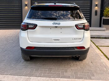 JEEP COMPASS LIMITED T270 AT6 4X2  - AÑO 2.025