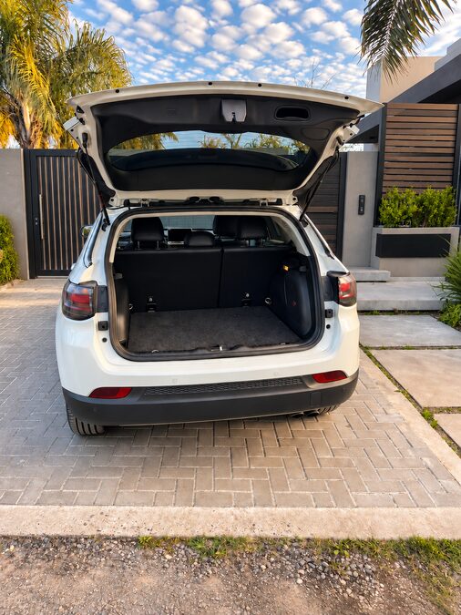JEEP COMPASS LIMITED T270 AT6 4X2  - AÑO 2.025