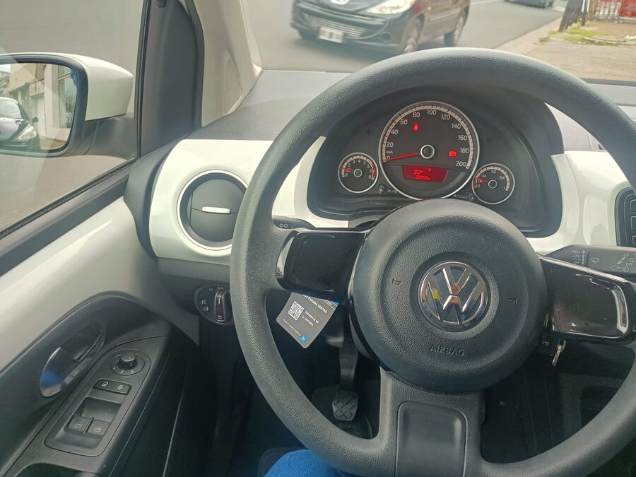 VW High Up! Full 3p única mano 38.000km reales! 2015