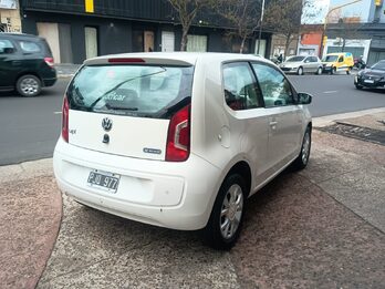 VW High Up! Full 3p única mano 38.000km reales! 2015