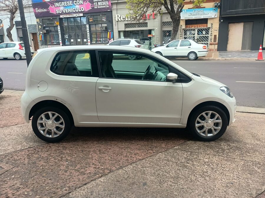 VW High Up! Full 3p única mano 38.000km reales! 2015