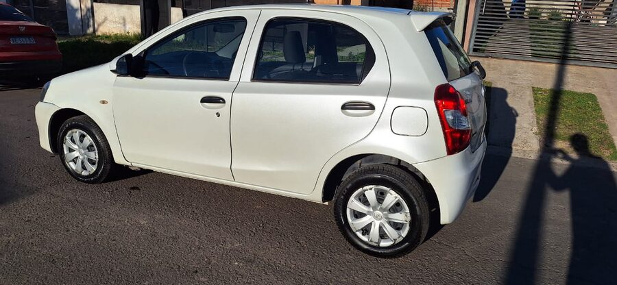 VENDO ETIOS!!!