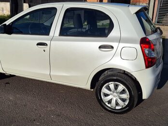 VENDO ETIOS!!!