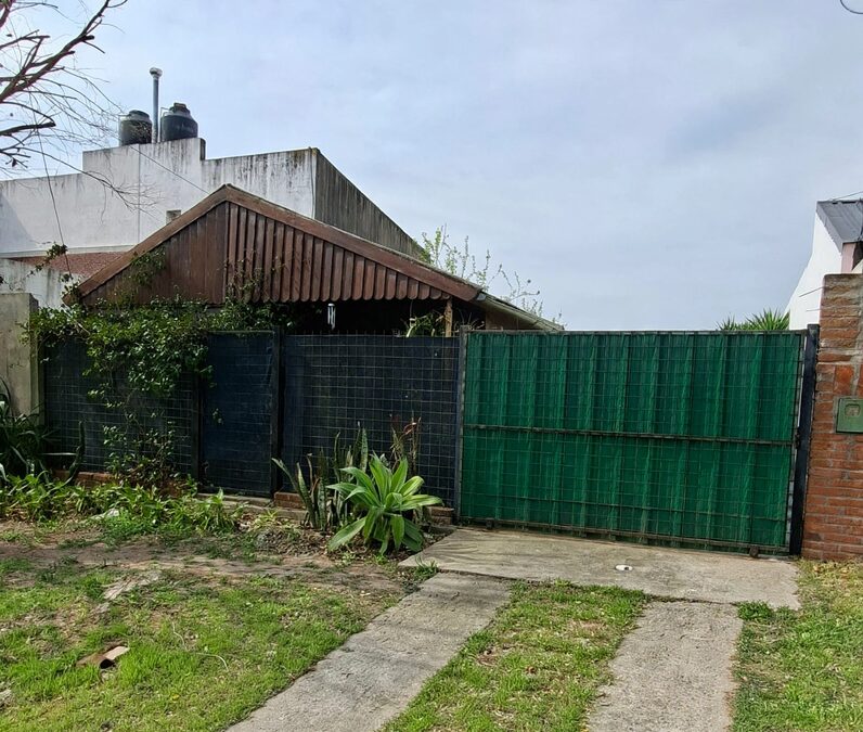 CASA VENTA ZONA DON BOSCO Y GDOR CRESPO