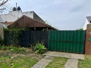 CASA VENTA ZONA DON BOSCO Y GDOR CRESPO