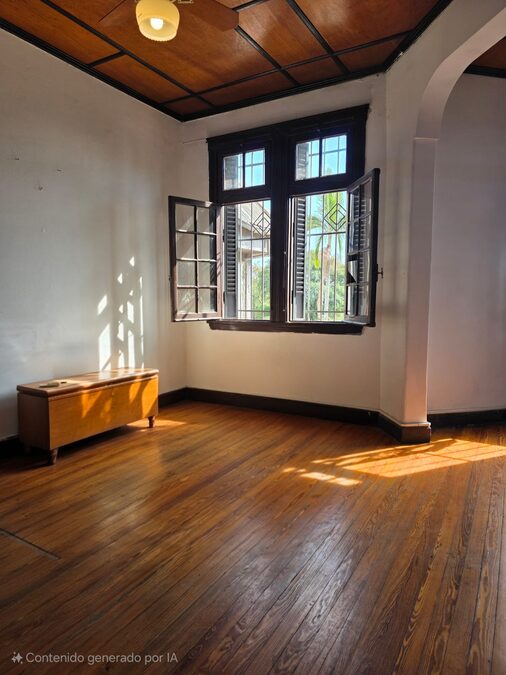 CHALET A RECICLAR · FRENTE AL ROSEDAL · VISTA AL RÍO PARANÁ