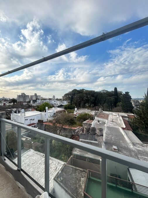 DEPARTAMENTO CON COCHERA EN ALQUILER