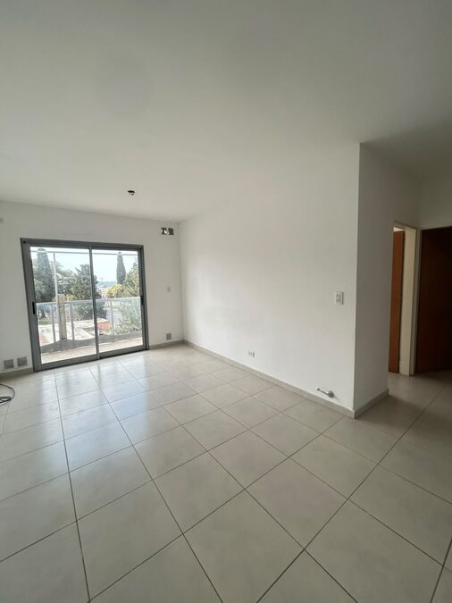 DEPARTAMENTO CON COCHERA EN ALQUILER
