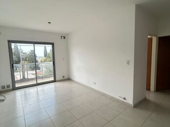 DEPARTAMENTO CON COCHERA EN ALQUILER